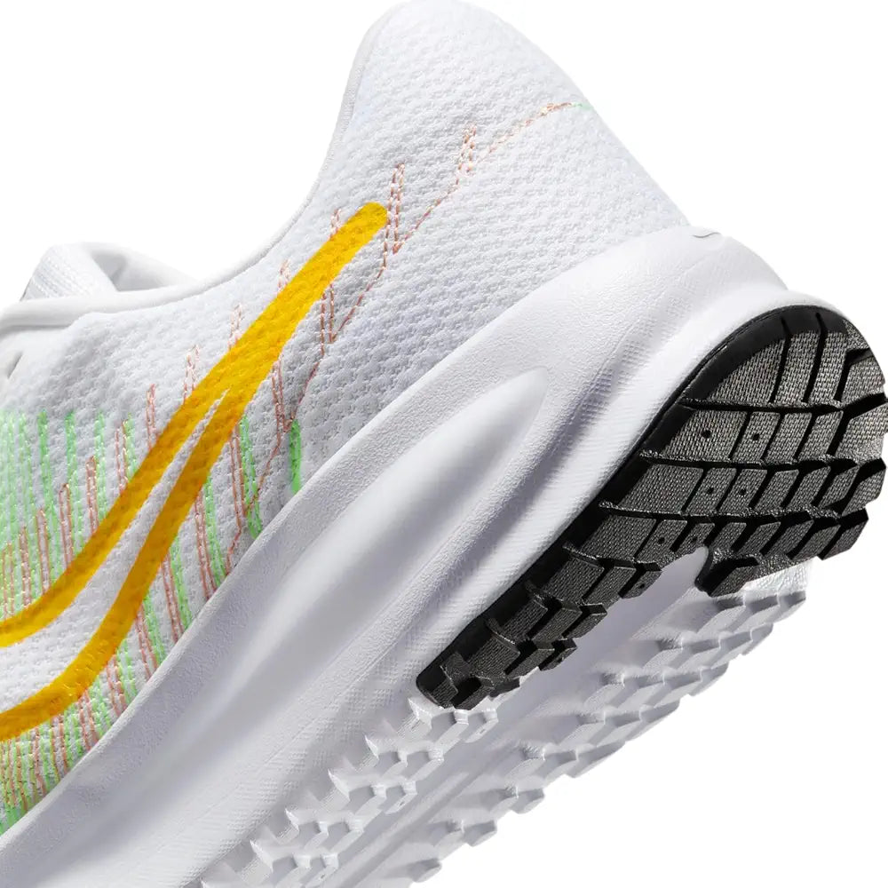 Nike Run DEFY Men's Shoe